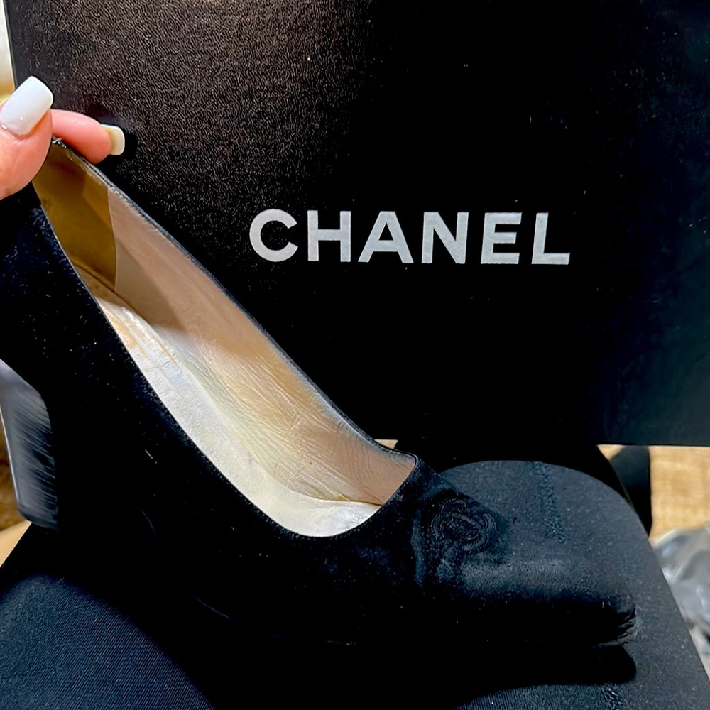 CHANEL Black Suede Low Heel Pump - Elegant Women's Shoe